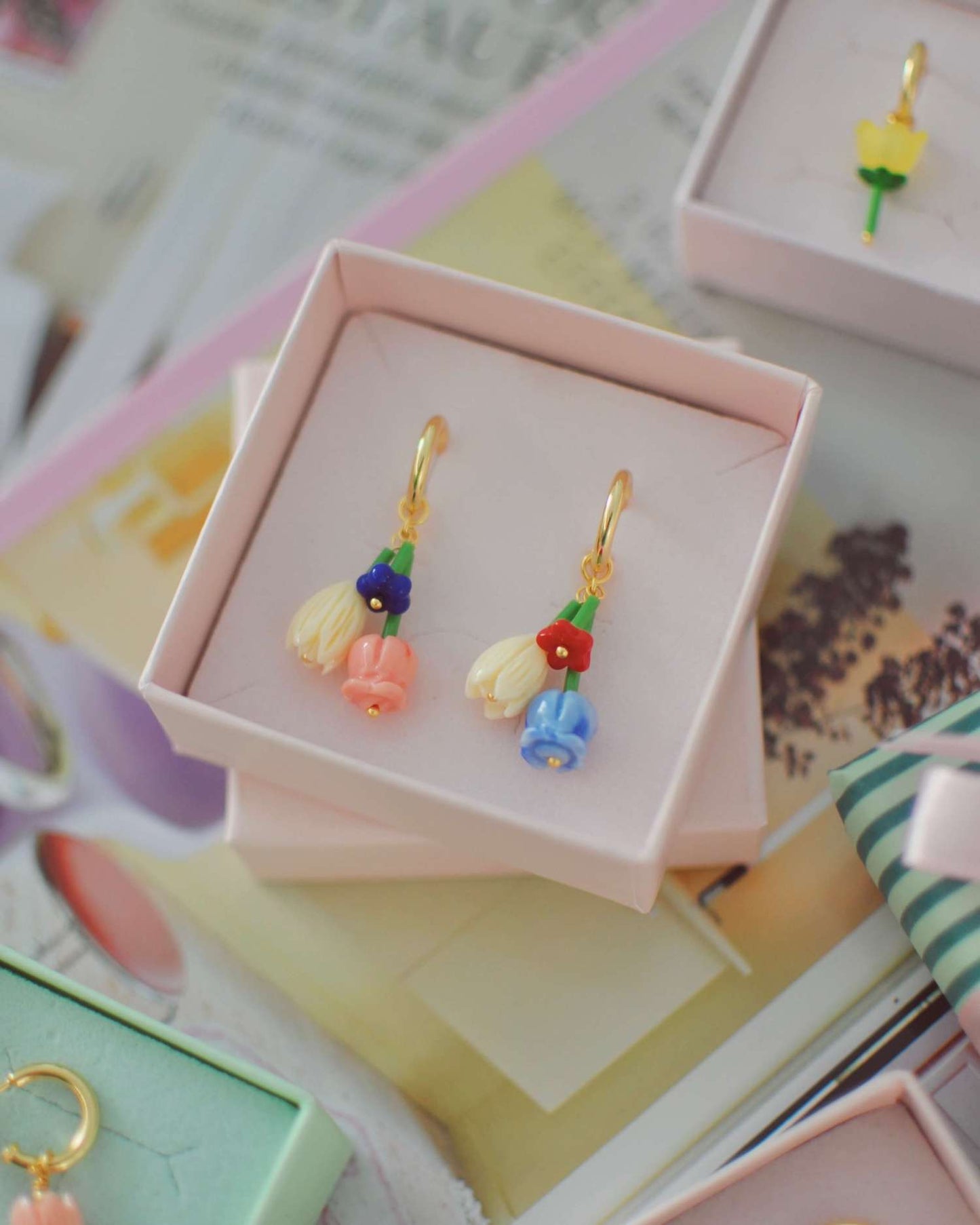 BLOOM, hoop