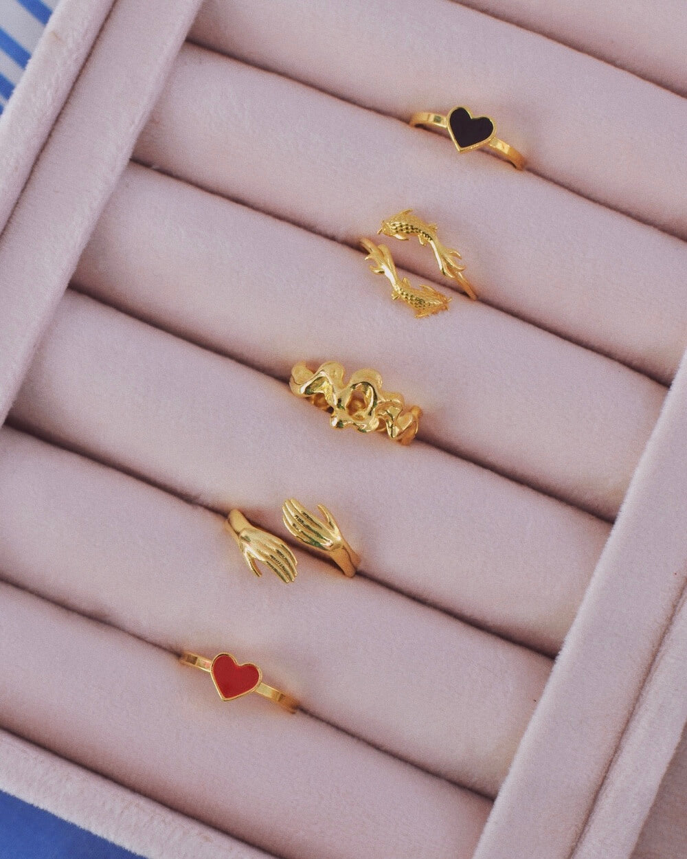 LOVESICK, ring