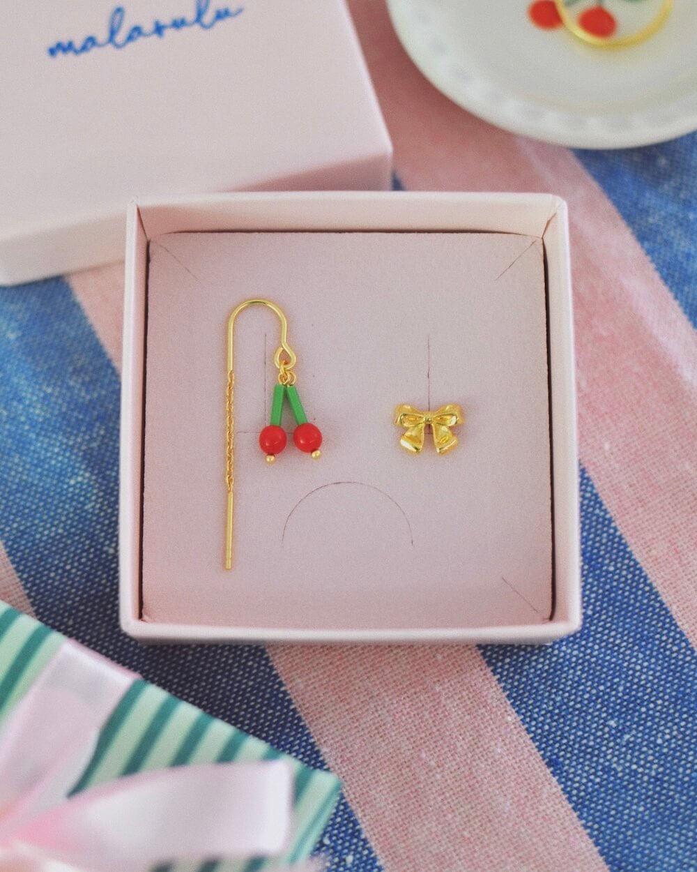 TINY CHERRY ørekæde, 1 stk.